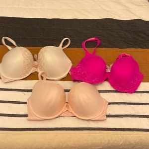 3 slightly used VS bras 36 DD